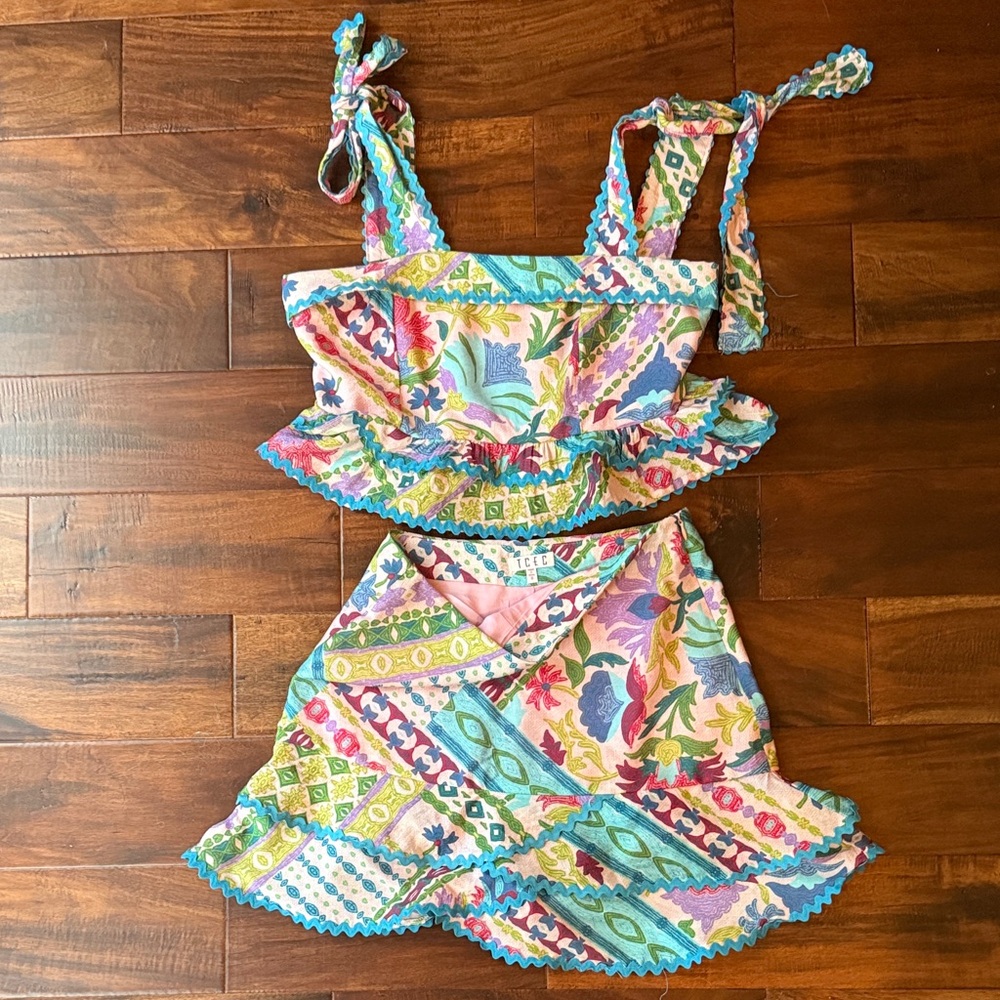 Bungalow Party floral crop top and high waisted skort size small